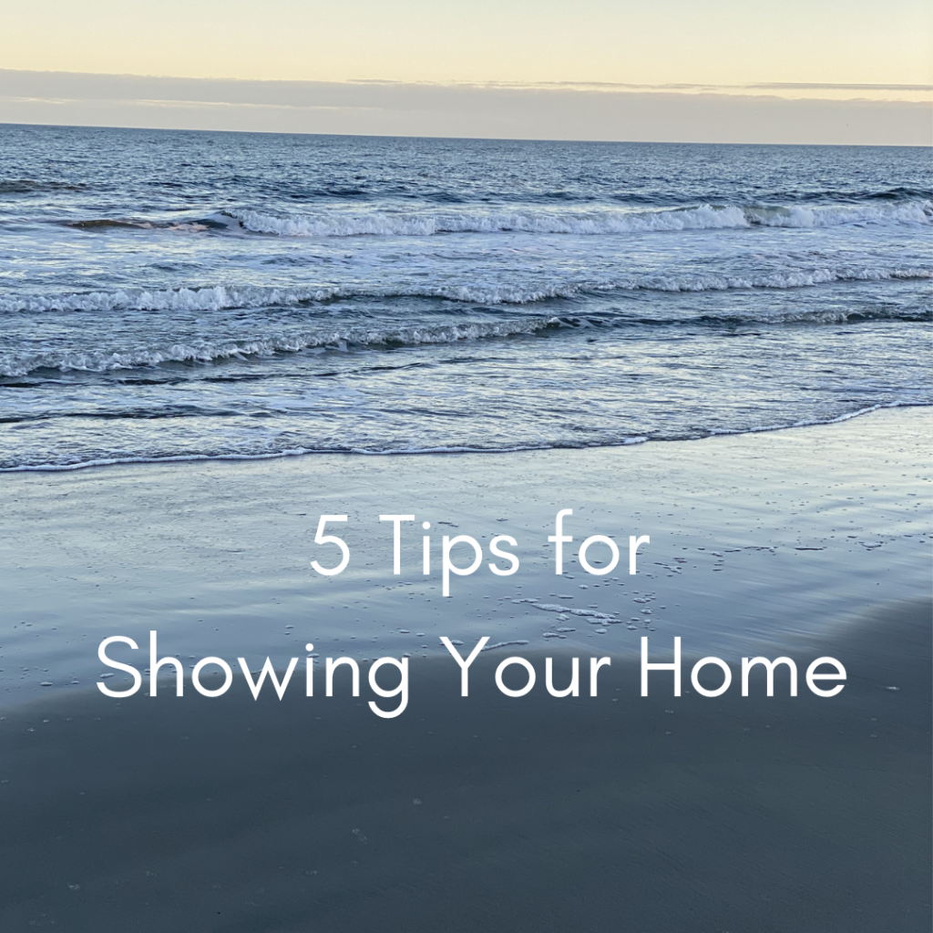 View of the ocean at sunset with the title "5 tips for showing your home'